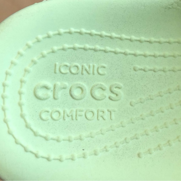 Crocs Casual Slides Men Size 4 Women Size 6. - Picture 5 of 11